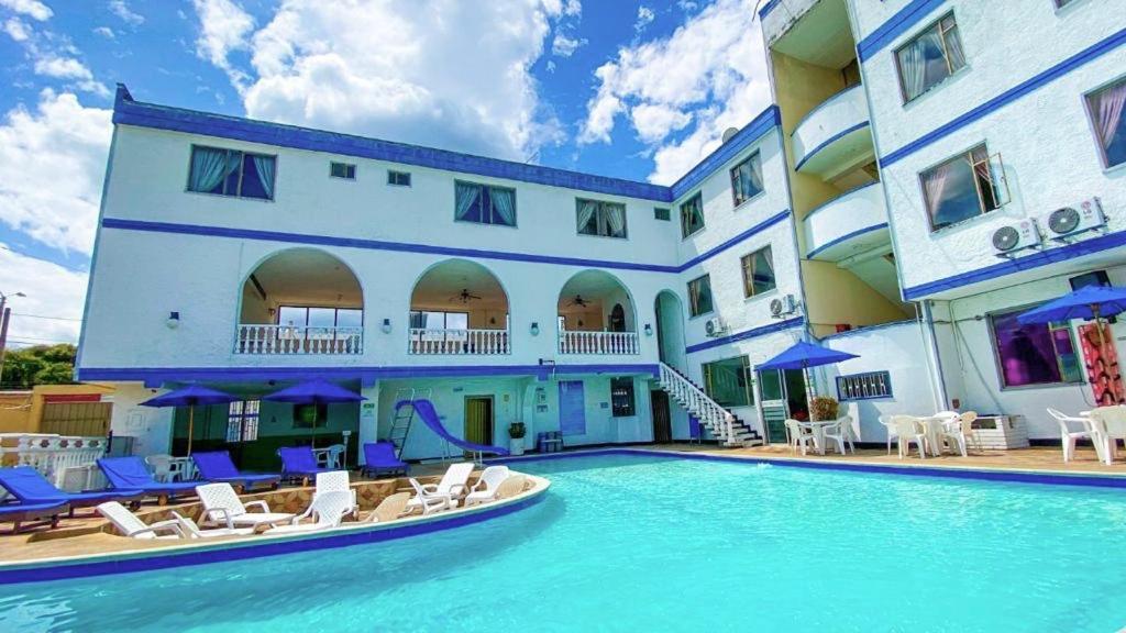 Hotel San Nicolas Plaza ميلغار المظهر الخارجي الصورة