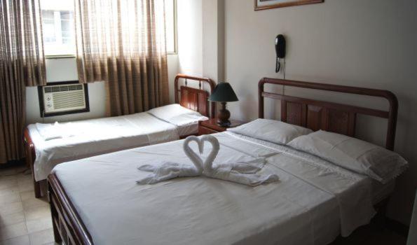 Hotel San Nicolas Plaza ميلغار الغرفة الصورة