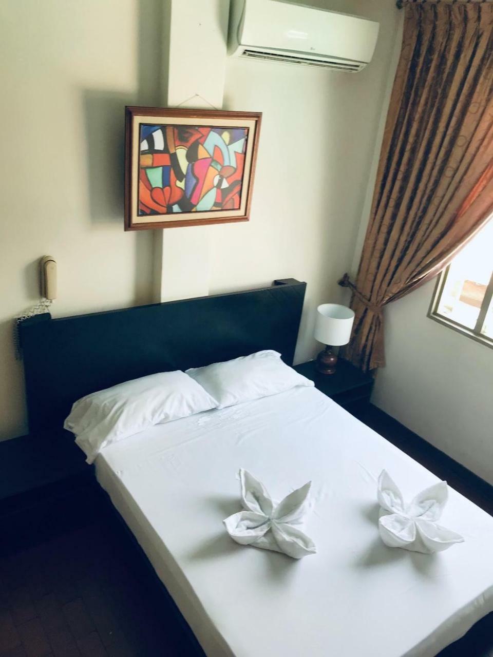 Hotel San Nicolas Plaza ميلغار المظهر الخارجي الصورة