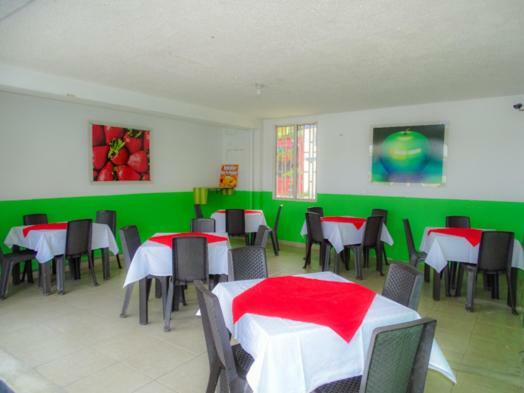 Hotel San Nicolas Plaza ميلغار المظهر الخارجي الصورة